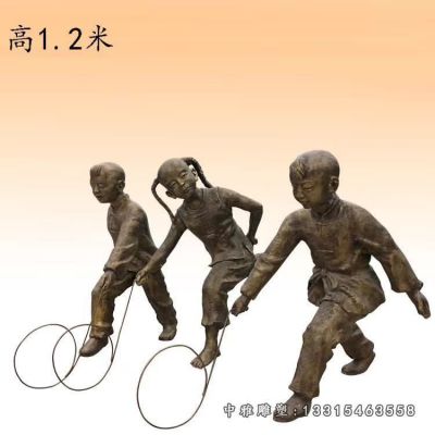 公园儿童推铁环铜雕